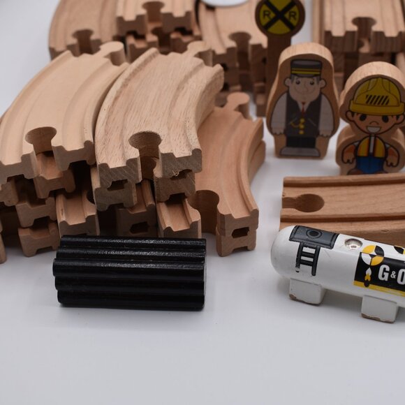 Lot of over 60TRACK LOT Curves Ramps Straights Ascending Wooden Railway… - Picture 9 of 11